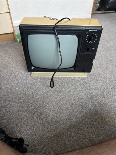 Vintage hitachi portable crt - portable,